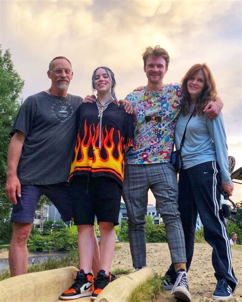 billie eilish family.